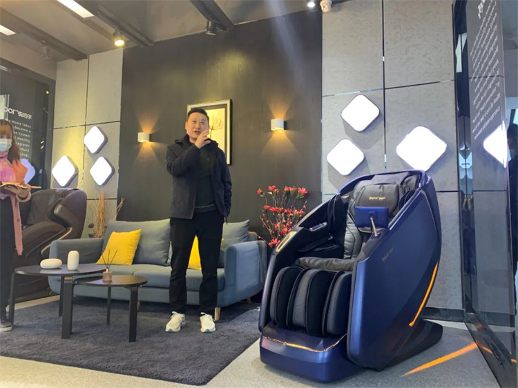 leyu.樂(lè)魚(yú)體育集團(tuán)旗下品牌—銳珀?duì)柵e行新款4D穴感總裁按摩椅S500內(nèi)訓(xùn)會(huì)